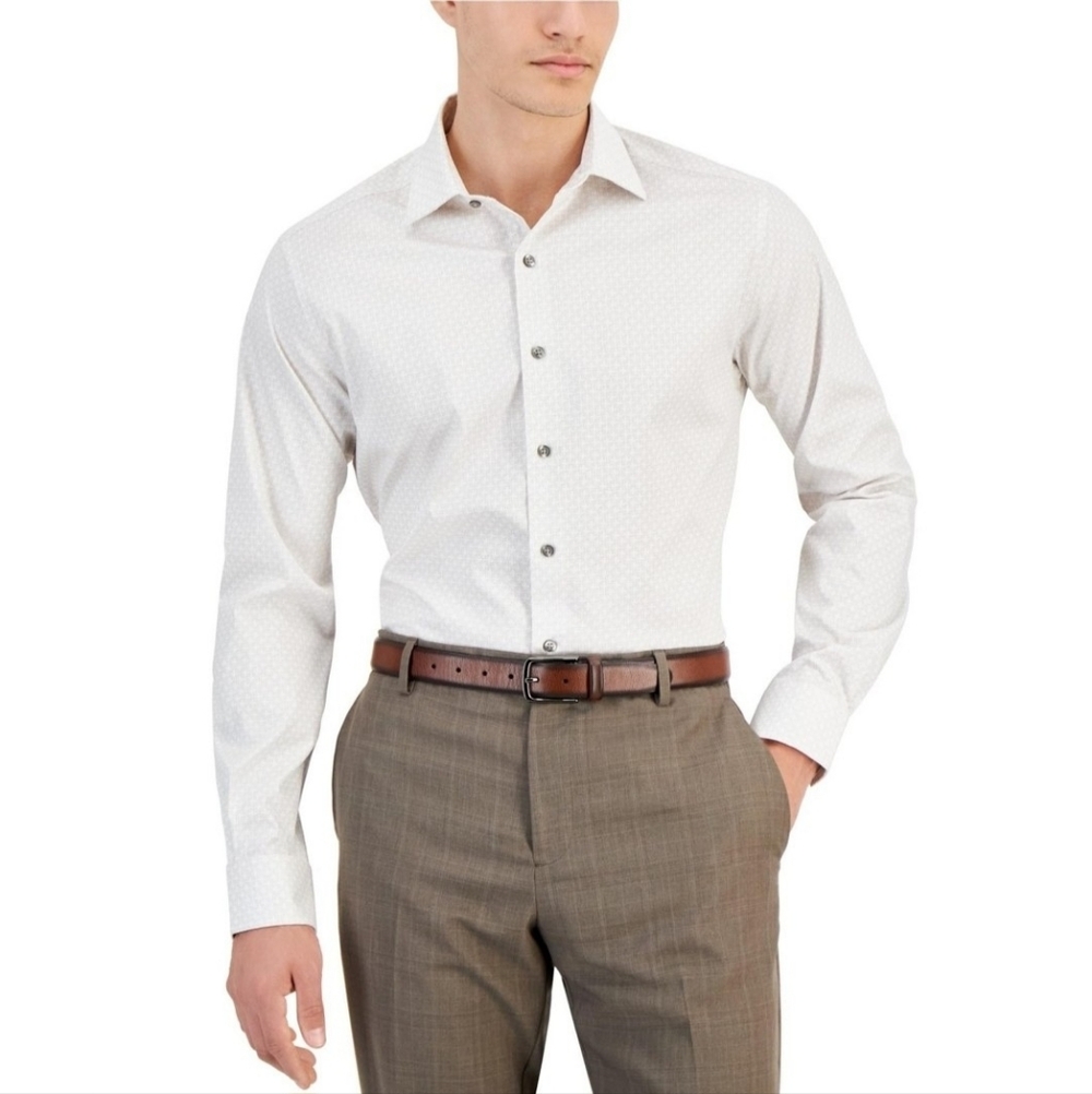 Alfani Mens Alfatech's Repreve Button Down Dress Shirt, Beige/Khaki Size M